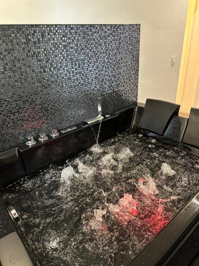 Suite De Prestige Avec Spa & Cinema 이브리쉬르센 외부 사진